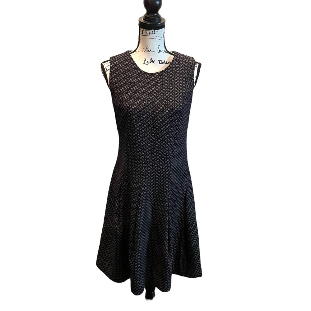 Banana Republic Sleeveless Fit Flare Dress Black Size 4 NWT pleats #304128